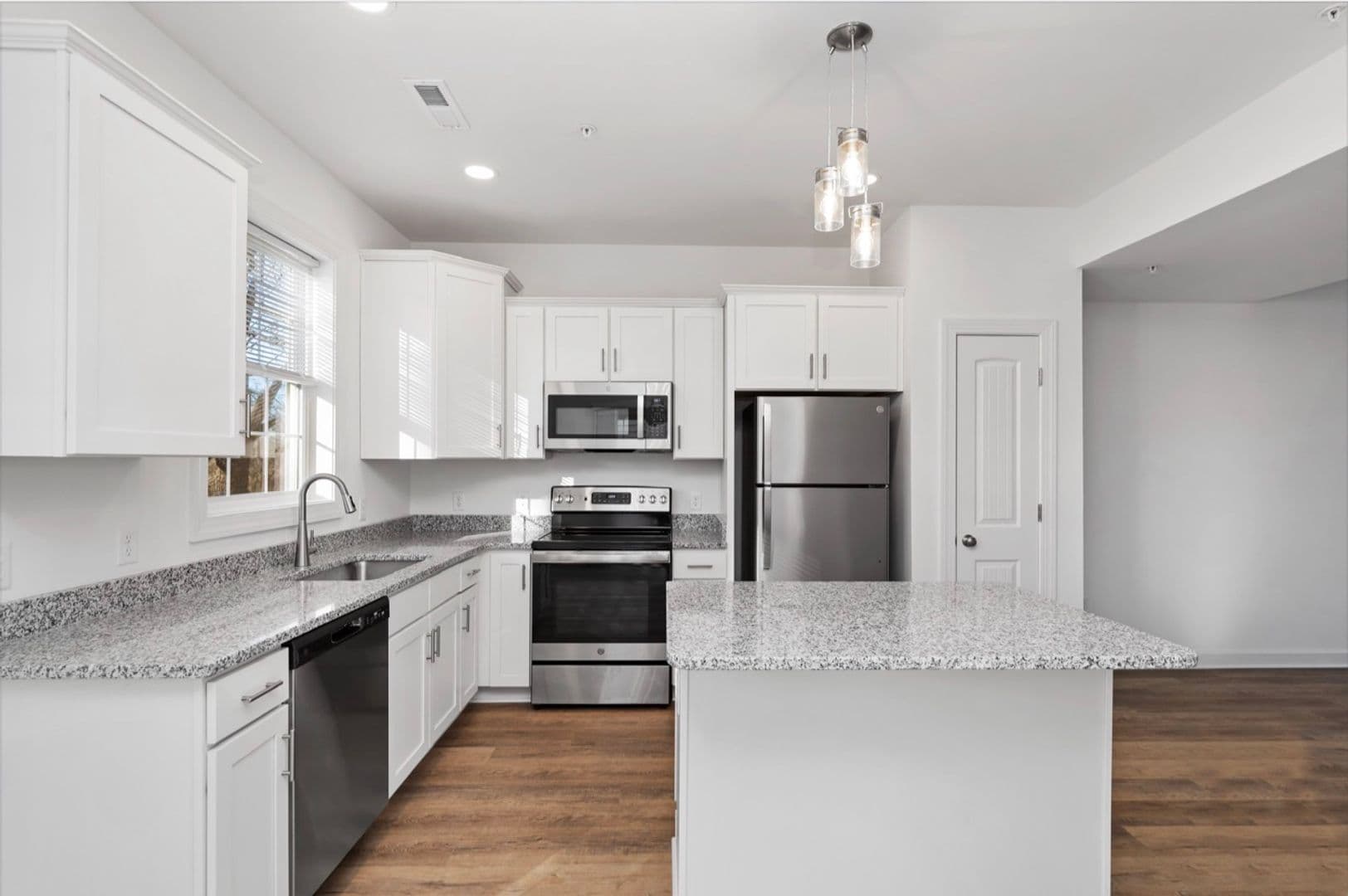 Carlisle House: 26 Parkview Dr