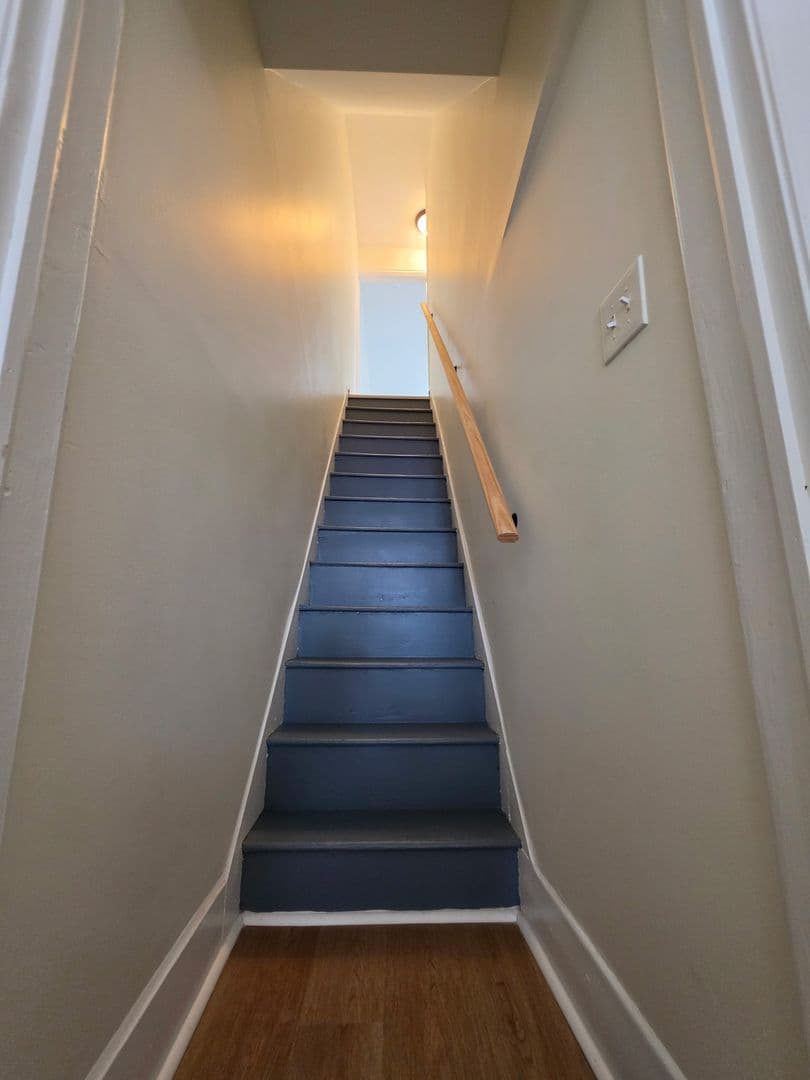 Carlisle Apartment: 345-347 W Penn St