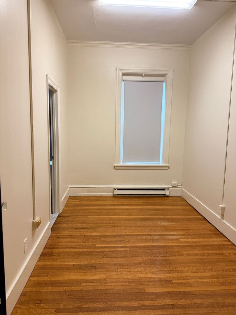 Carlisle Apartment: 150 W Louther St