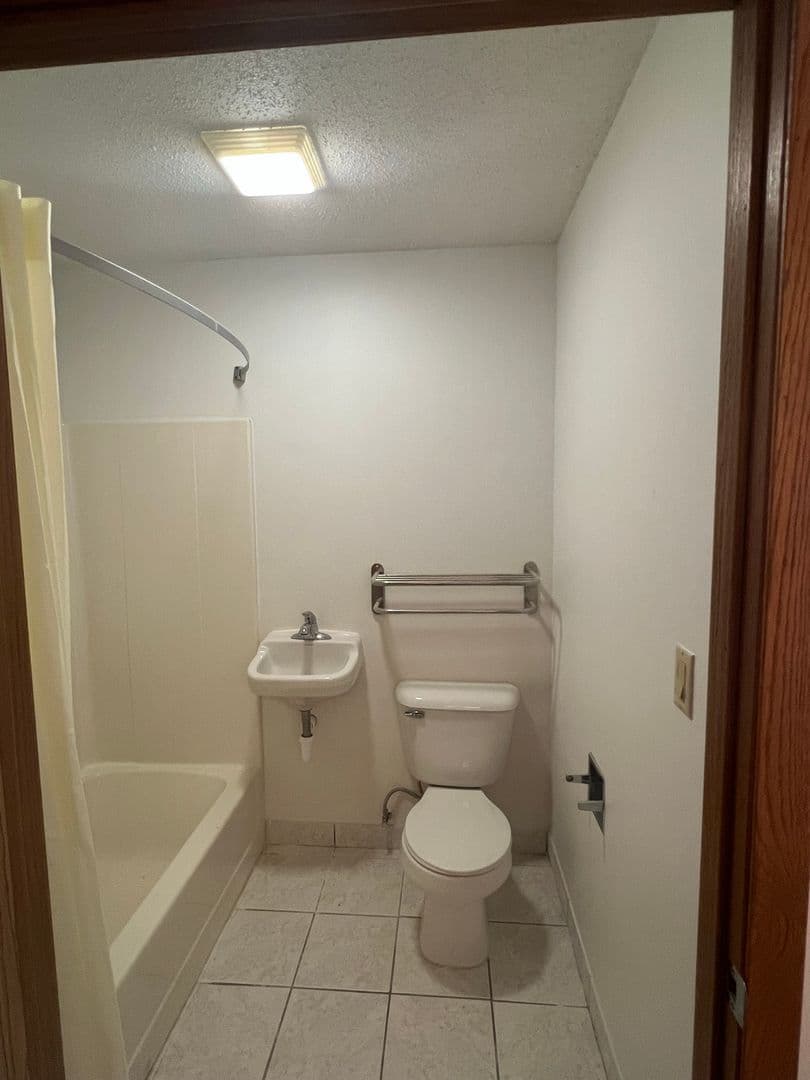 Nevada Apartment: 1521 S G Ave