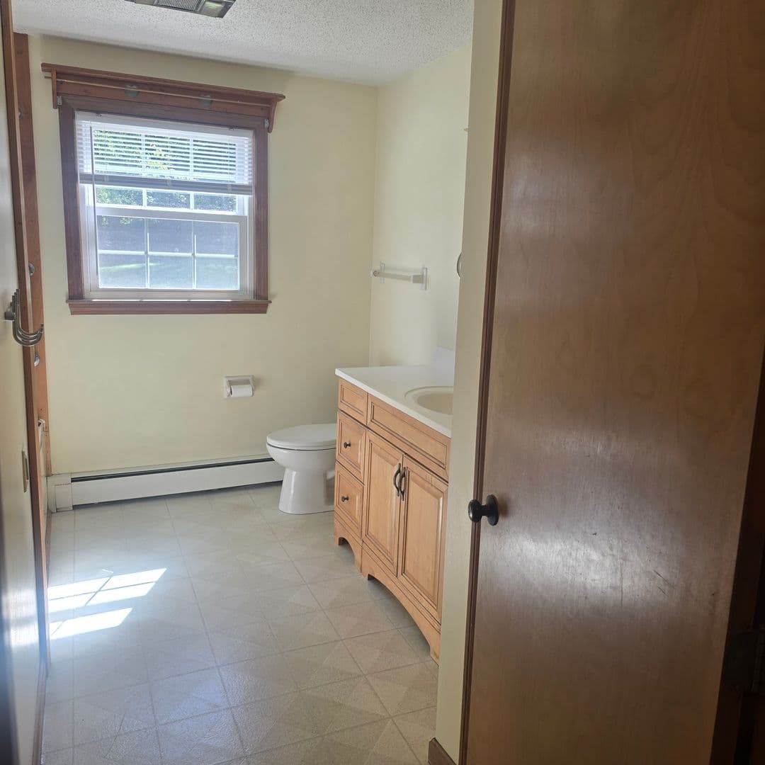 Manchester House: 432 Joseph Street Ext.