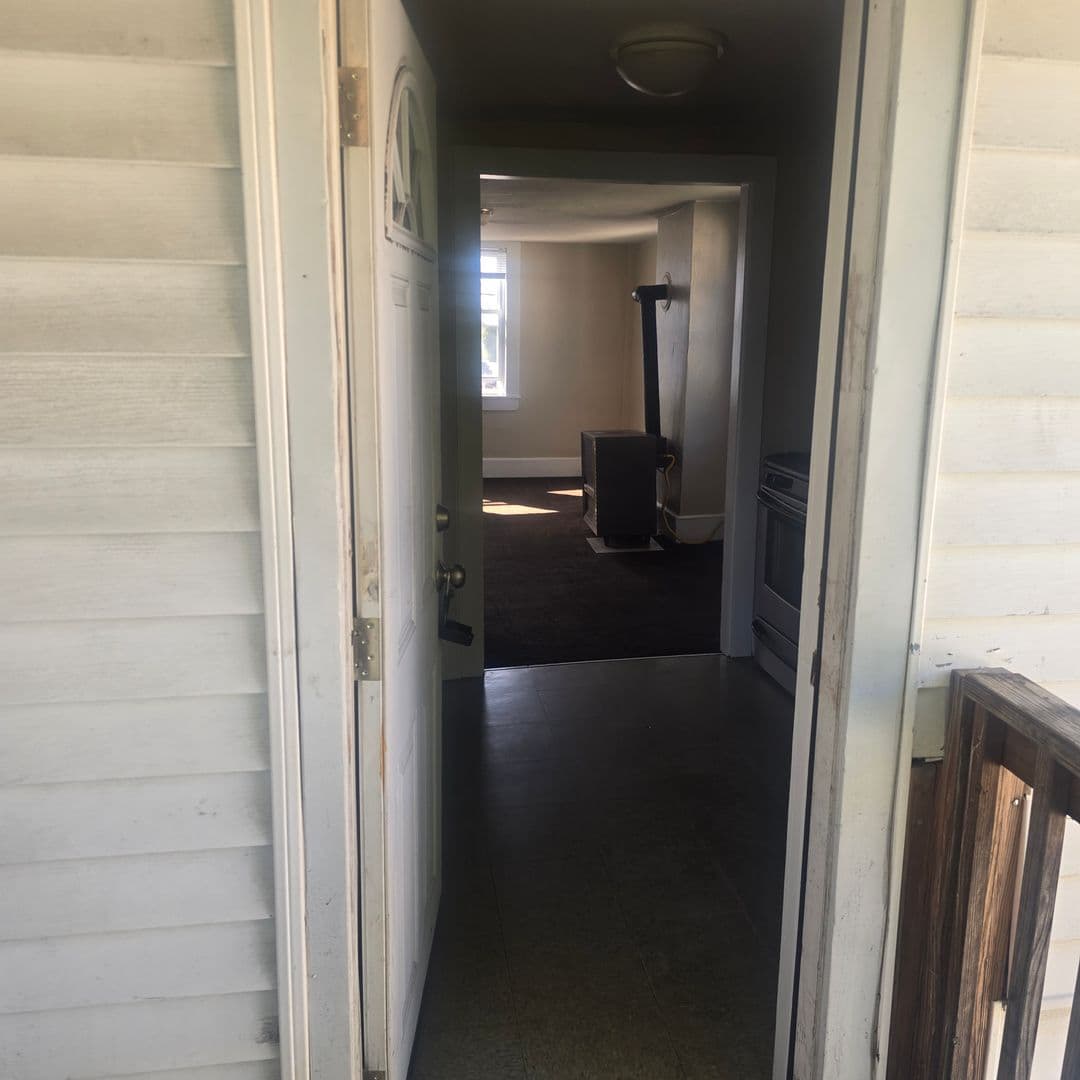 Manchester Apartment: 372 Amherst St