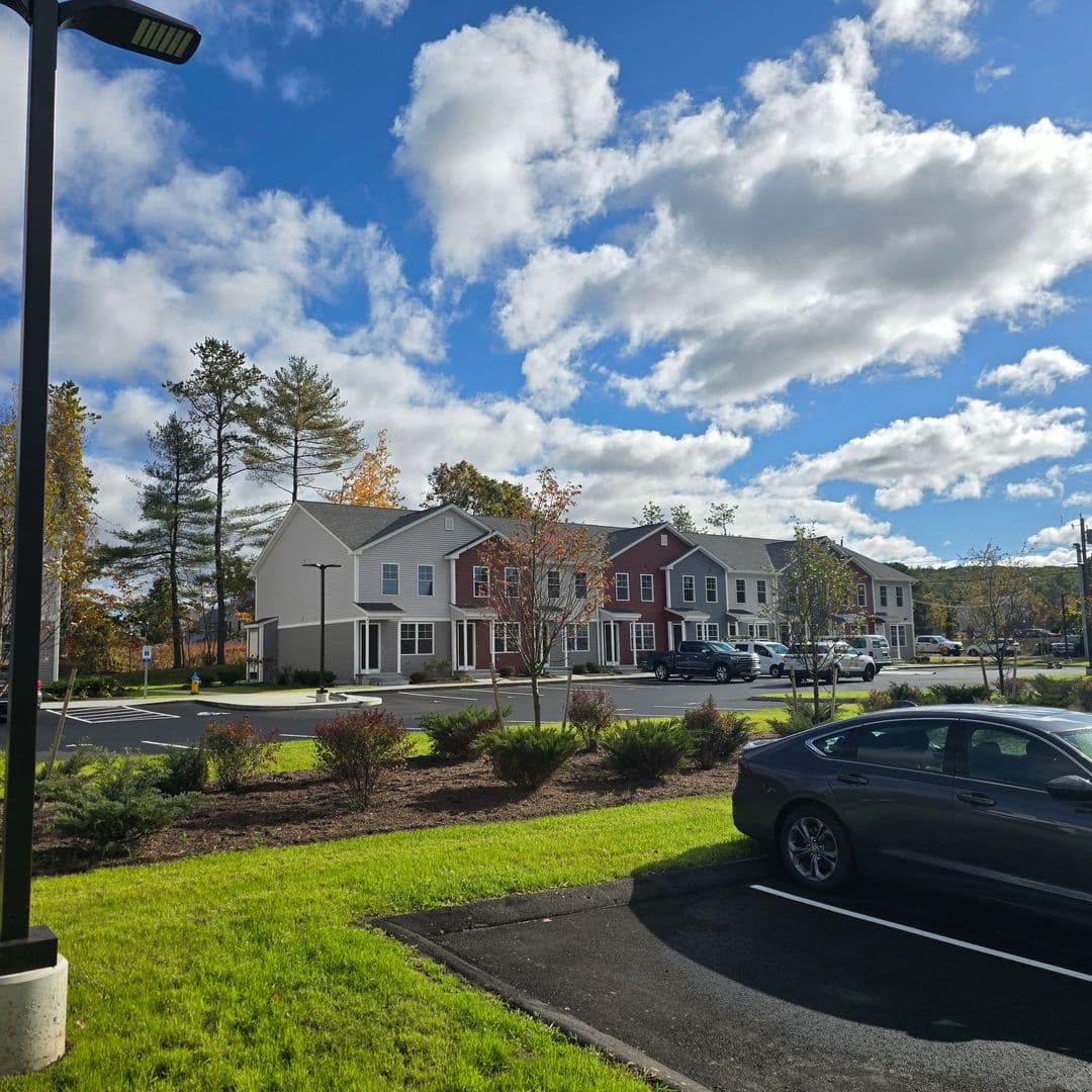 Hooksett Apartment: 2 Megway Ct.