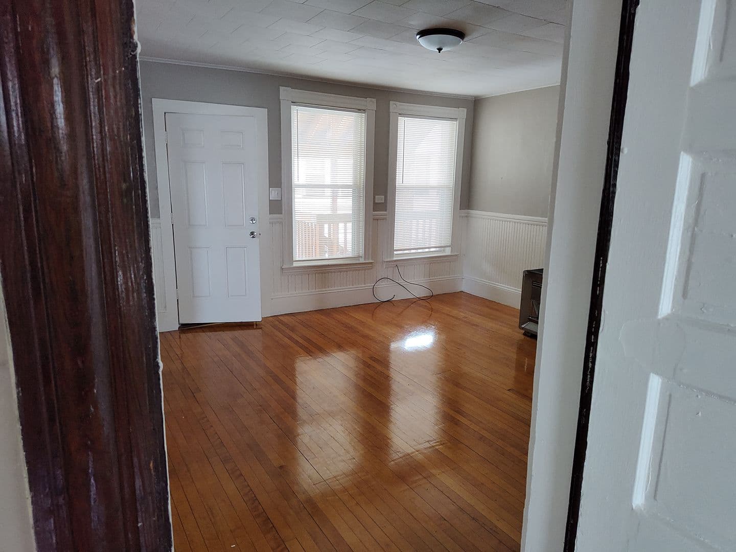 Manchester Apartment: 487 Cartier St