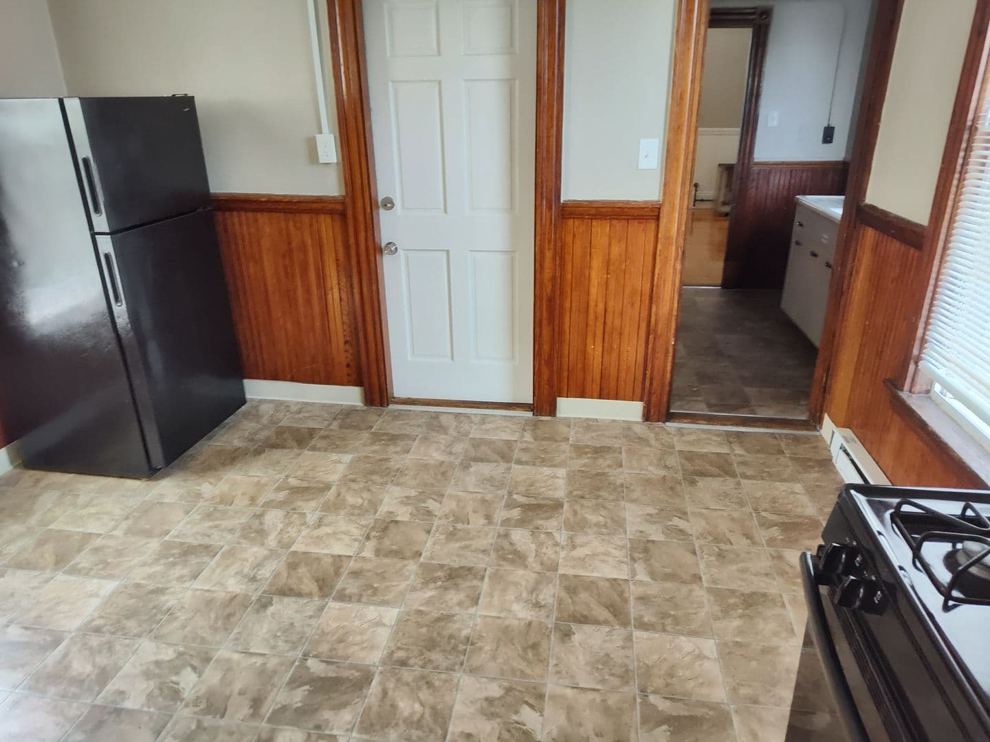 Manchester Apartment: 487 Cartier St