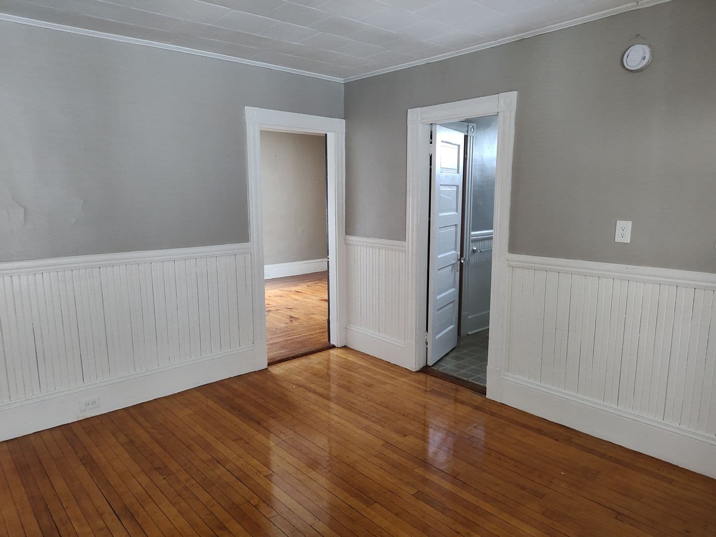 Manchester Apartment: 487 Cartier St