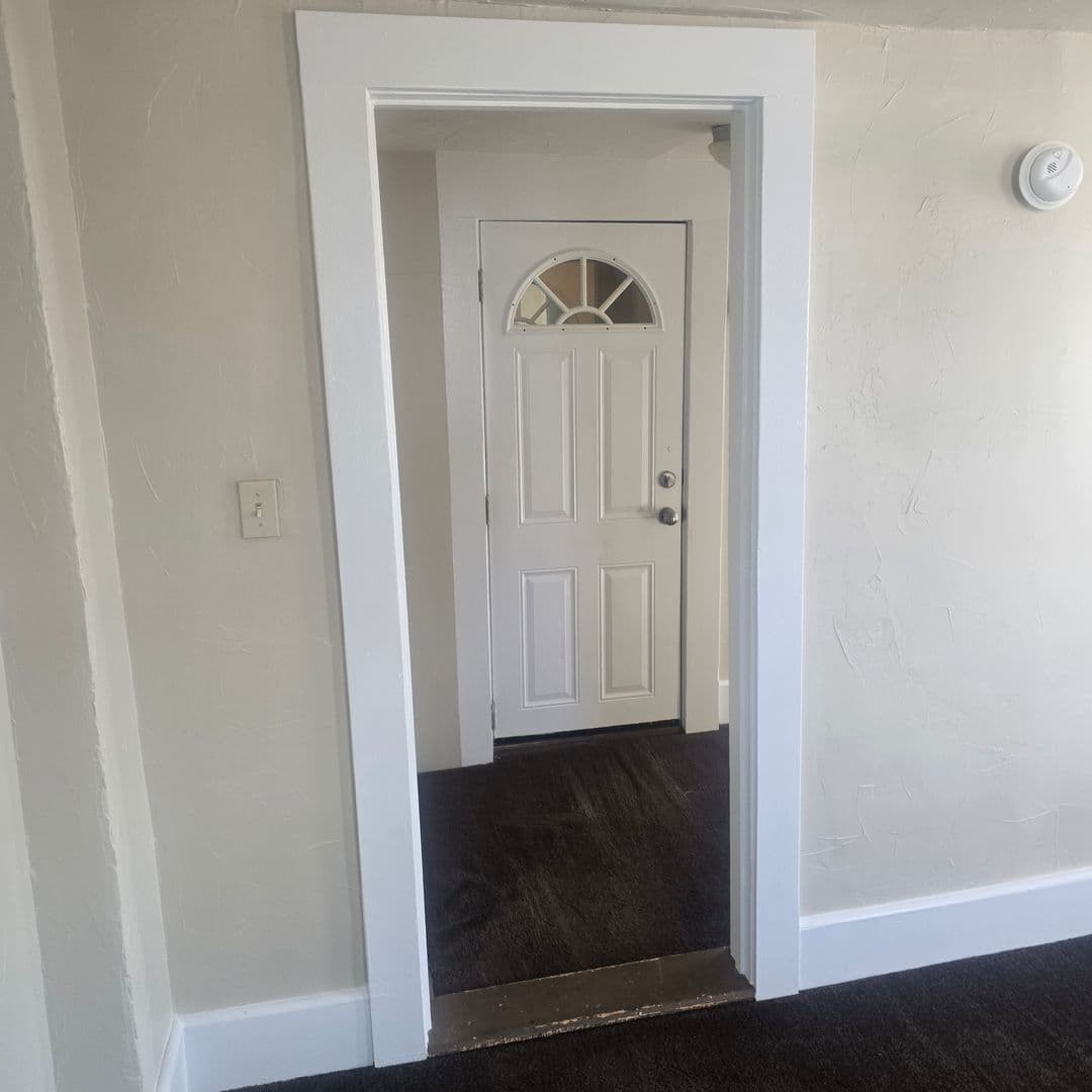 Manchester Apartment: 372 Amherst St