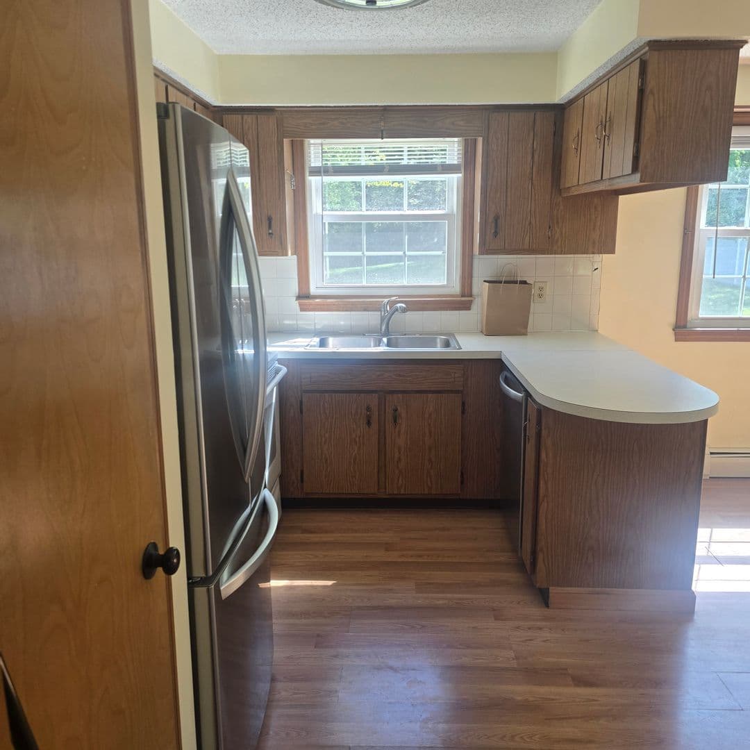 Manchester House: 432 Joseph Street Ext.