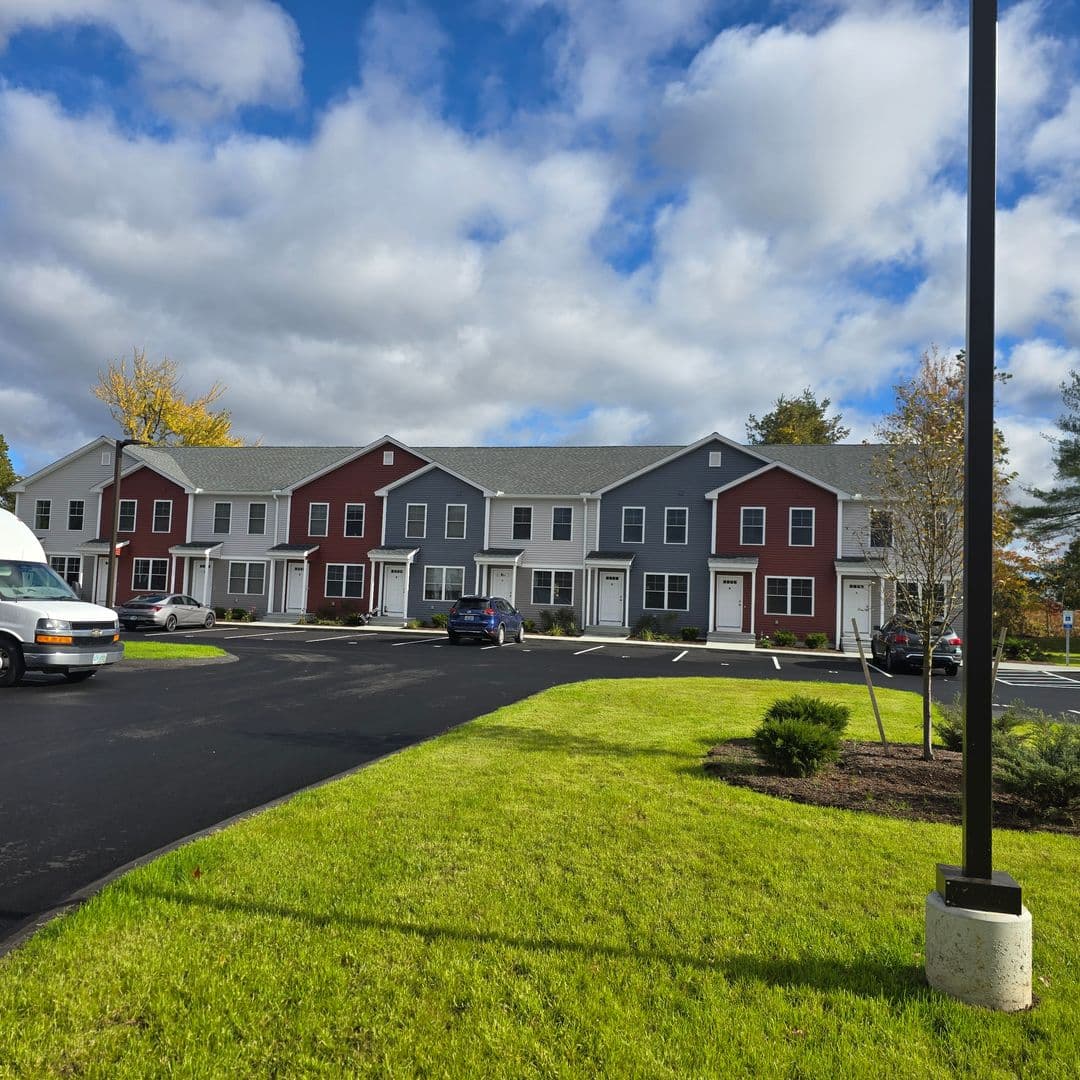 Hooksett Apartment: 2 Megway Ct.