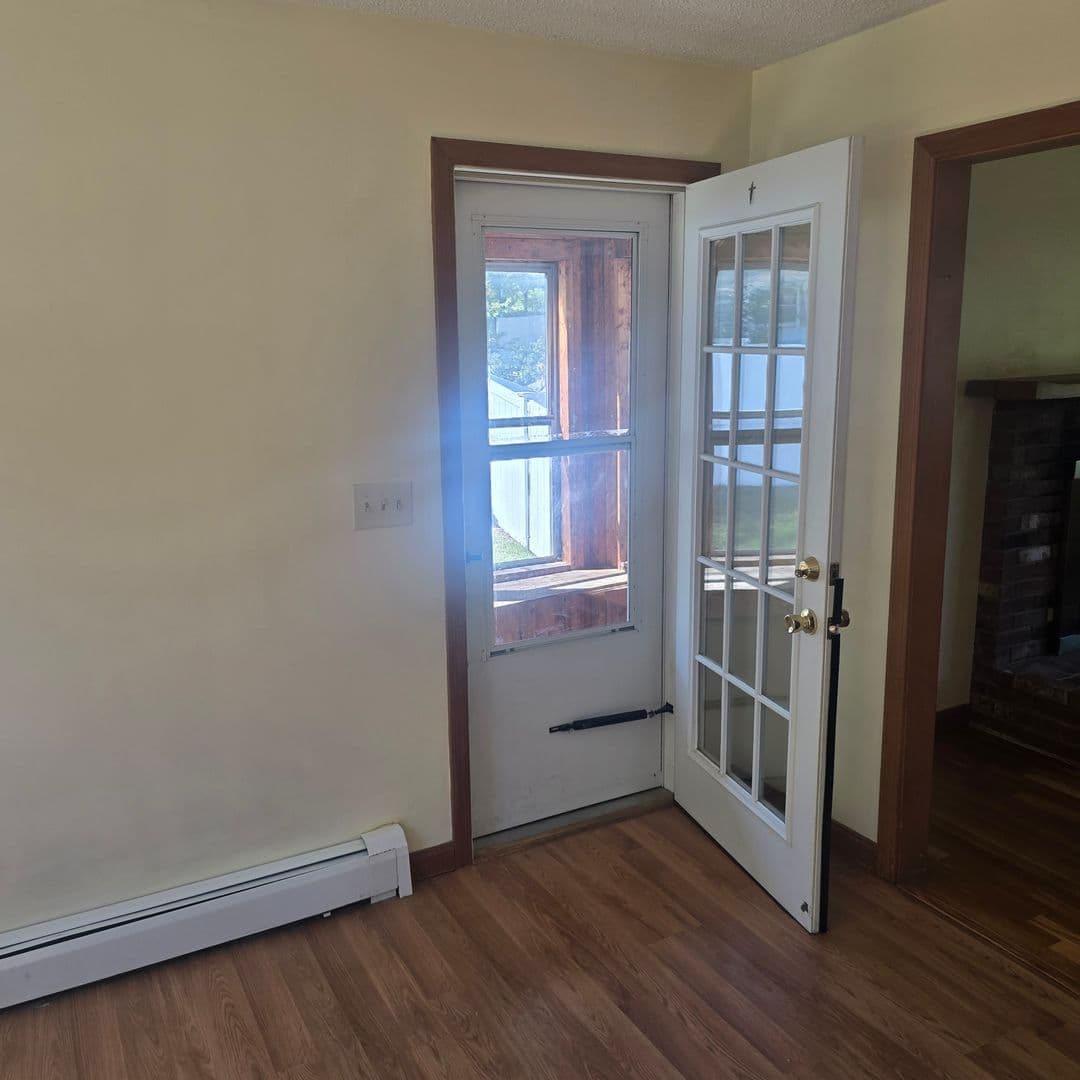 Manchester House: 432 Joseph Street Ext.