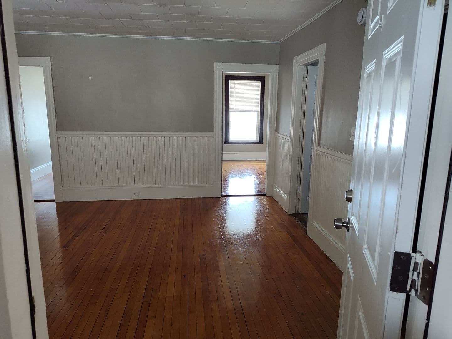Manchester Apartment: 487 Cartier St