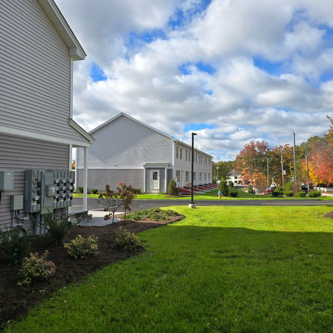 Hooksett Apartment: 2 Megway Ct.