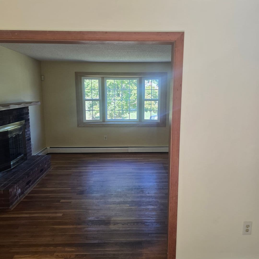 Manchester House: 432 Joseph Street Ext.