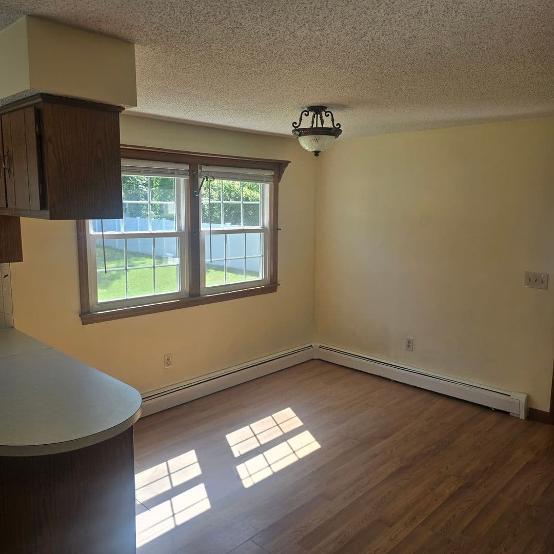 Manchester House: 432 Joseph Street Ext.
