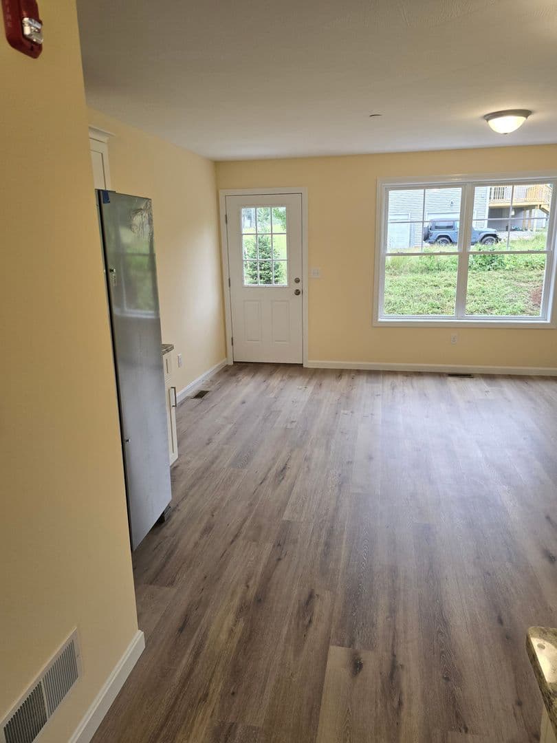 Hooksett Apartment: 2 Megway Ct.