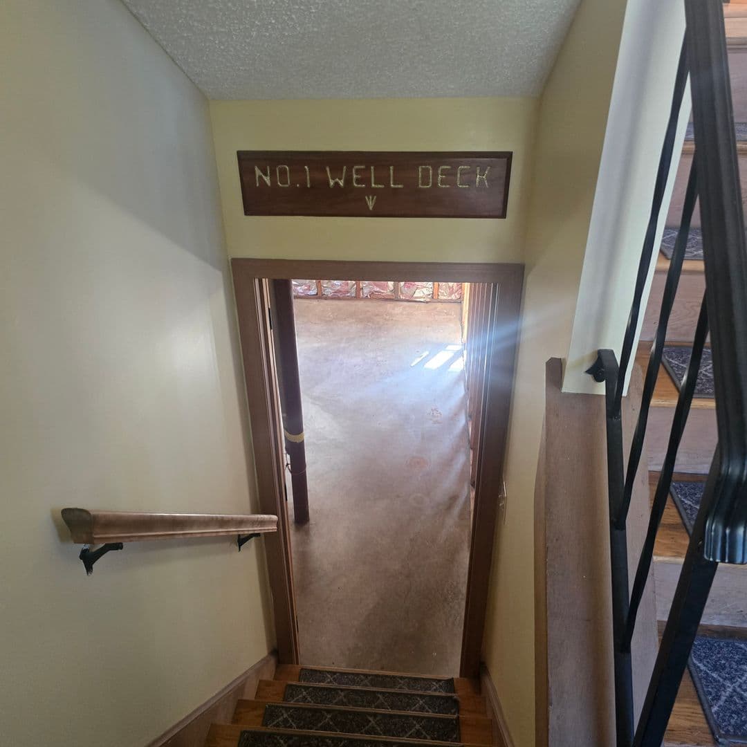 Manchester House: 432 Joseph Street Ext.