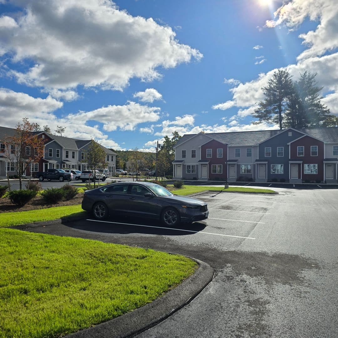 Hooksett Apartment: 2 Megway Ct.
