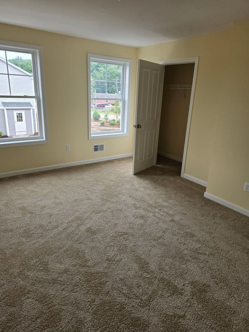 Hooksett Apartment: 2 Megway Ct.