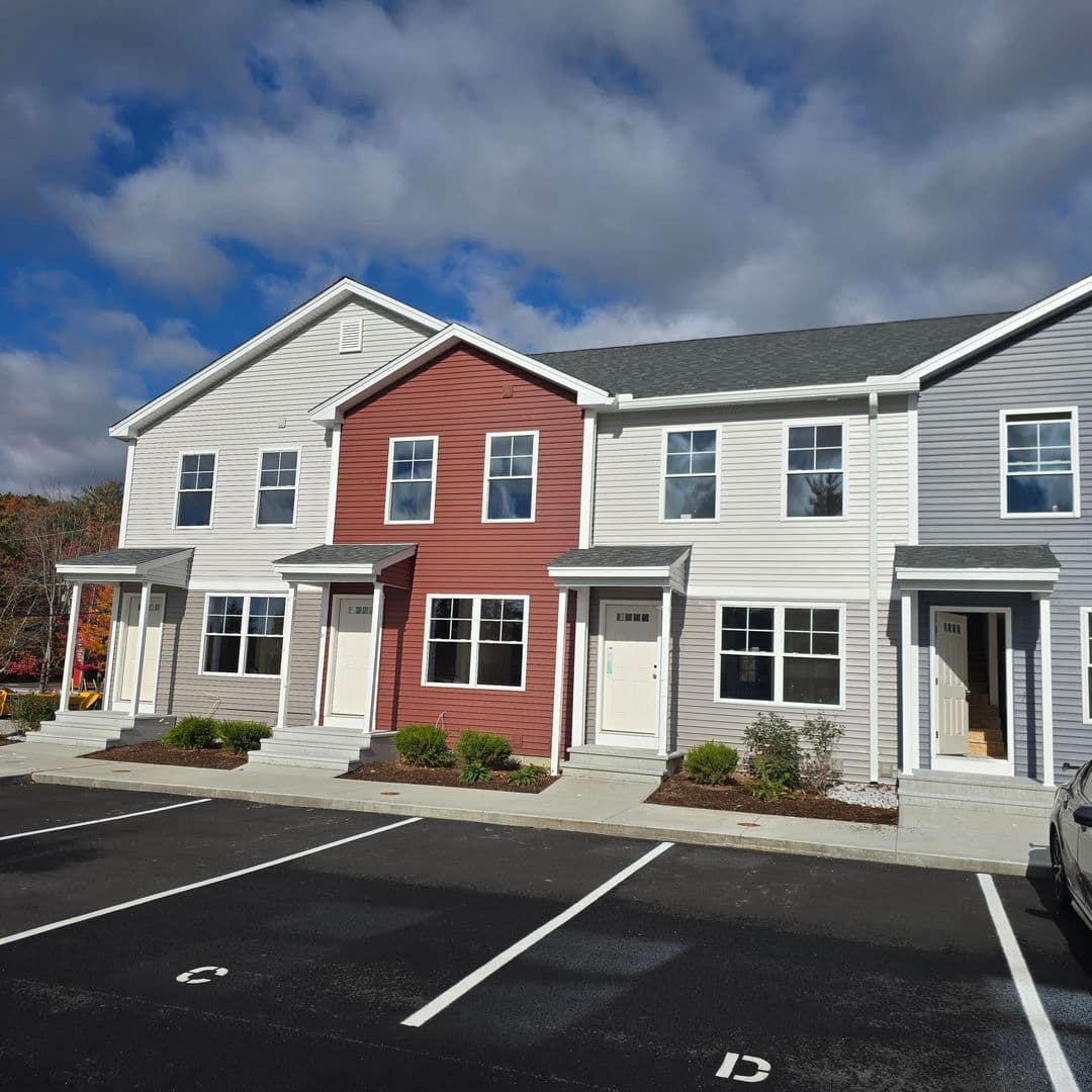 Hooksett Apartment: 2 Megway Ct.