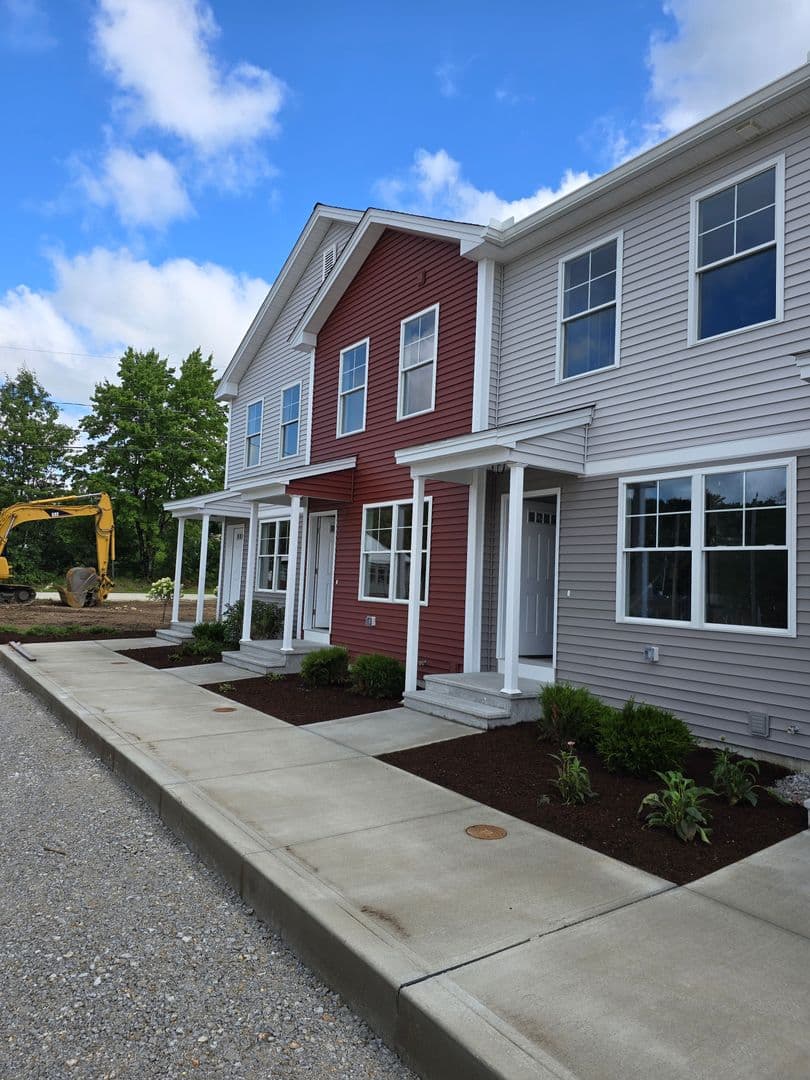 Hooksett Apartment: 2 Megway Ct.