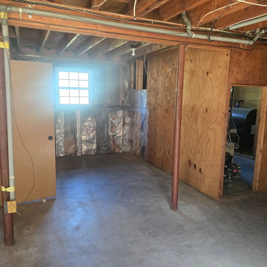 Manchester House: 432 Joseph Street Ext.