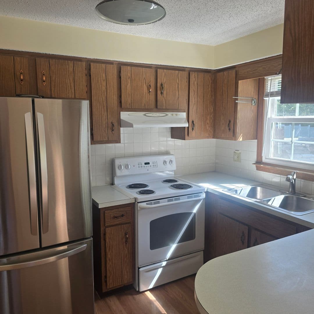 Manchester House: 432 Joseph Street Ext.