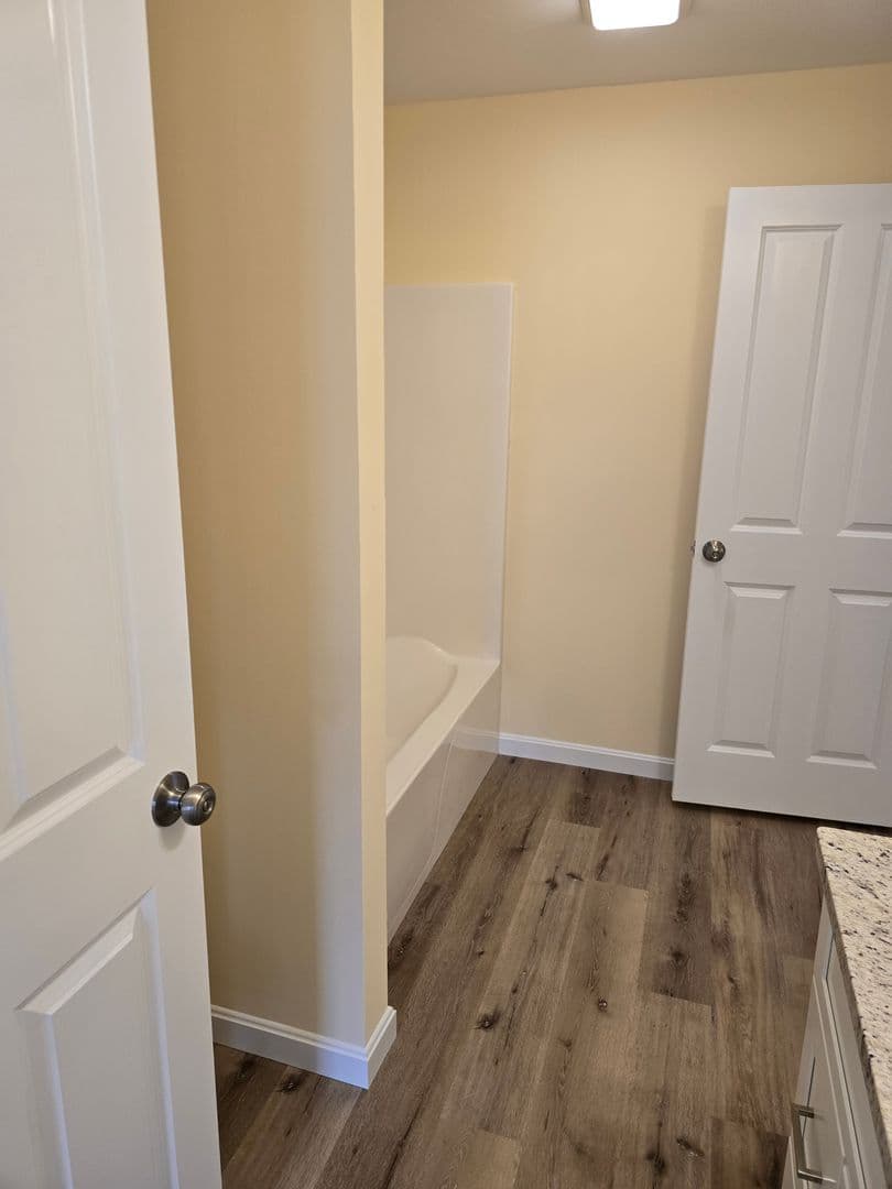 Hooksett Apartment: 2 Megway Ct.
