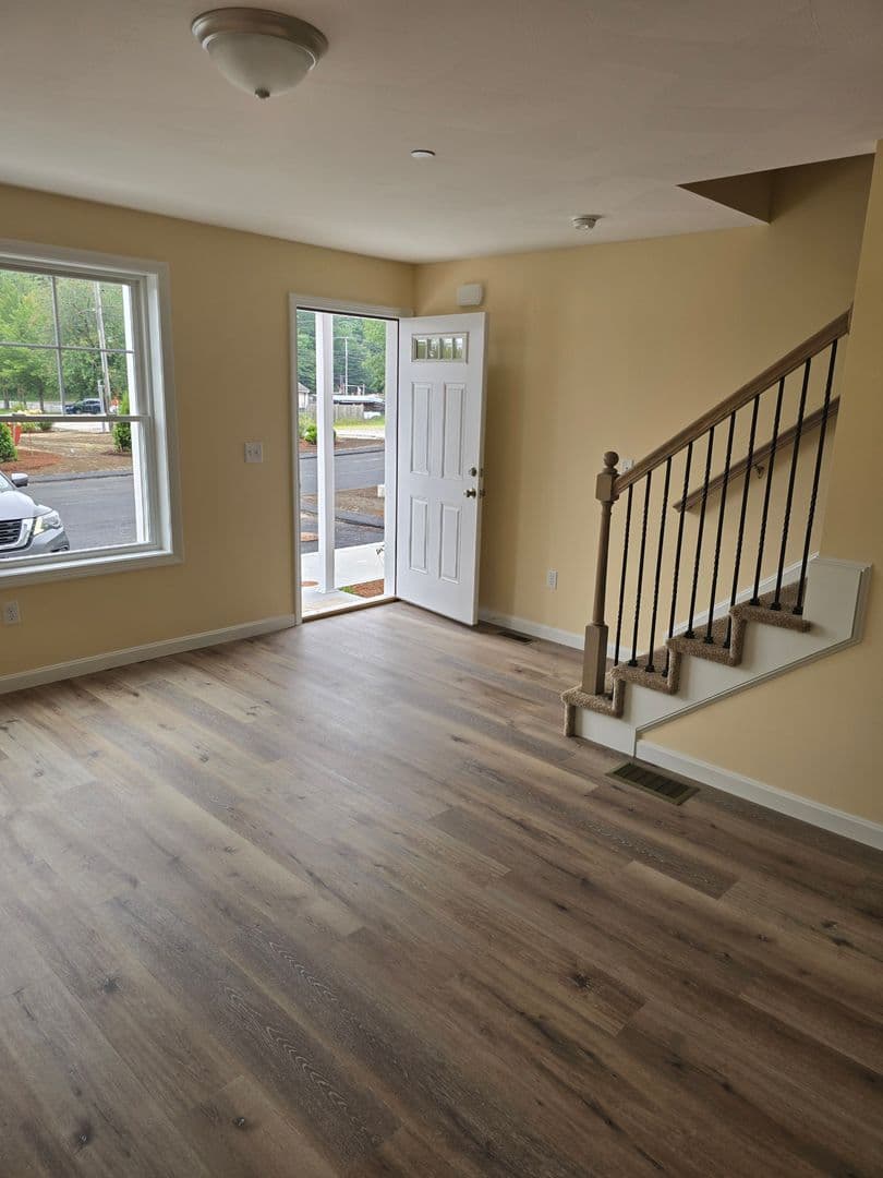 Hooksett Apartment: 2 Megway Ct.