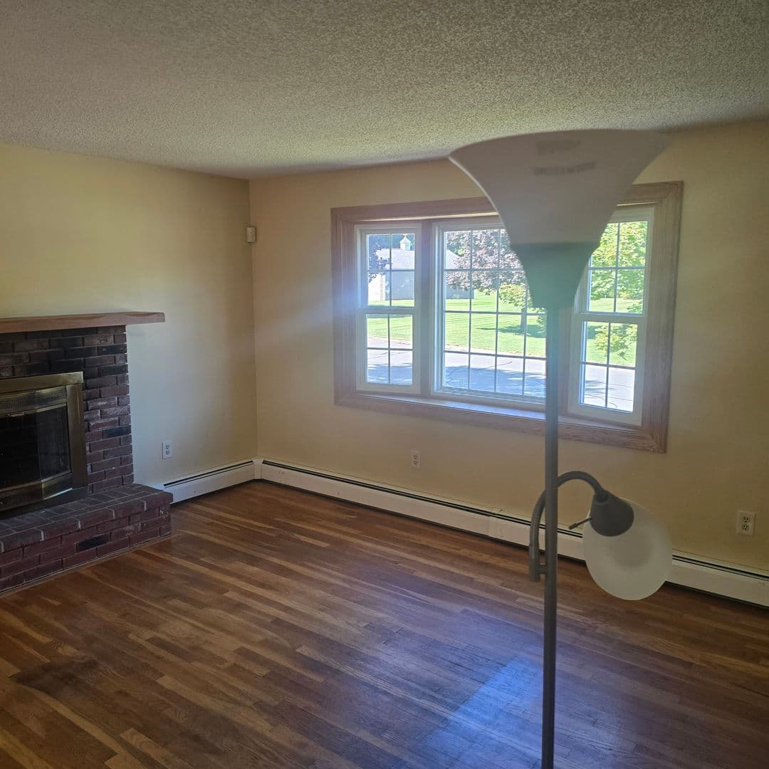 Manchester House: 432 Joseph Street Ext.