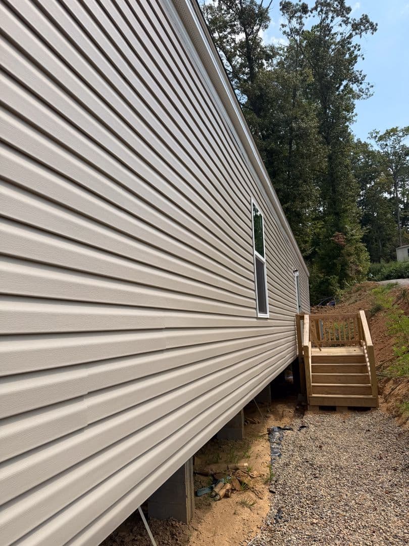 Sylva House: 49 Big League Rd.