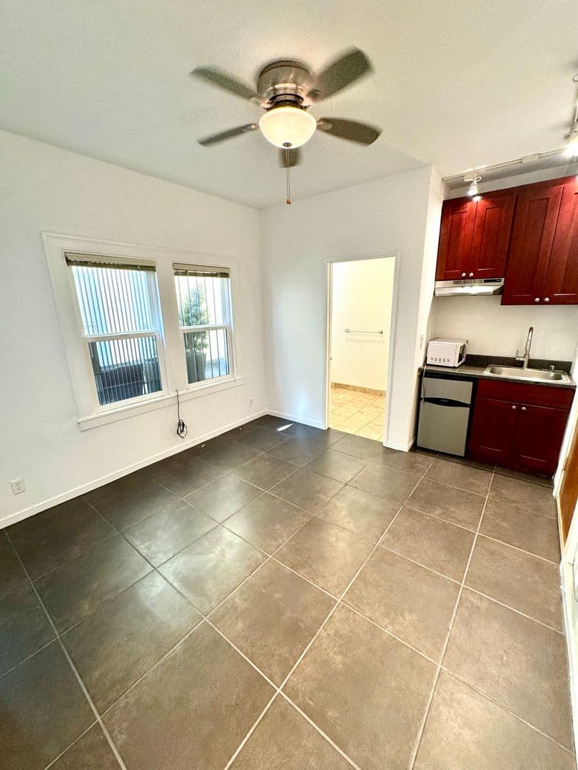 Oakland Apartment: 1479 Fruitvale Avenue / 3125 15th Street
