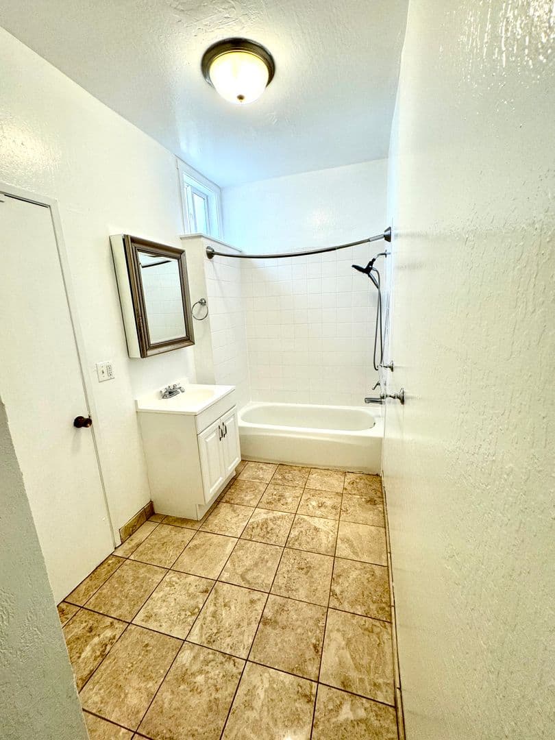 Oakland Apartment: 1479 Fruitvale Avenue / 3125 15th Street
