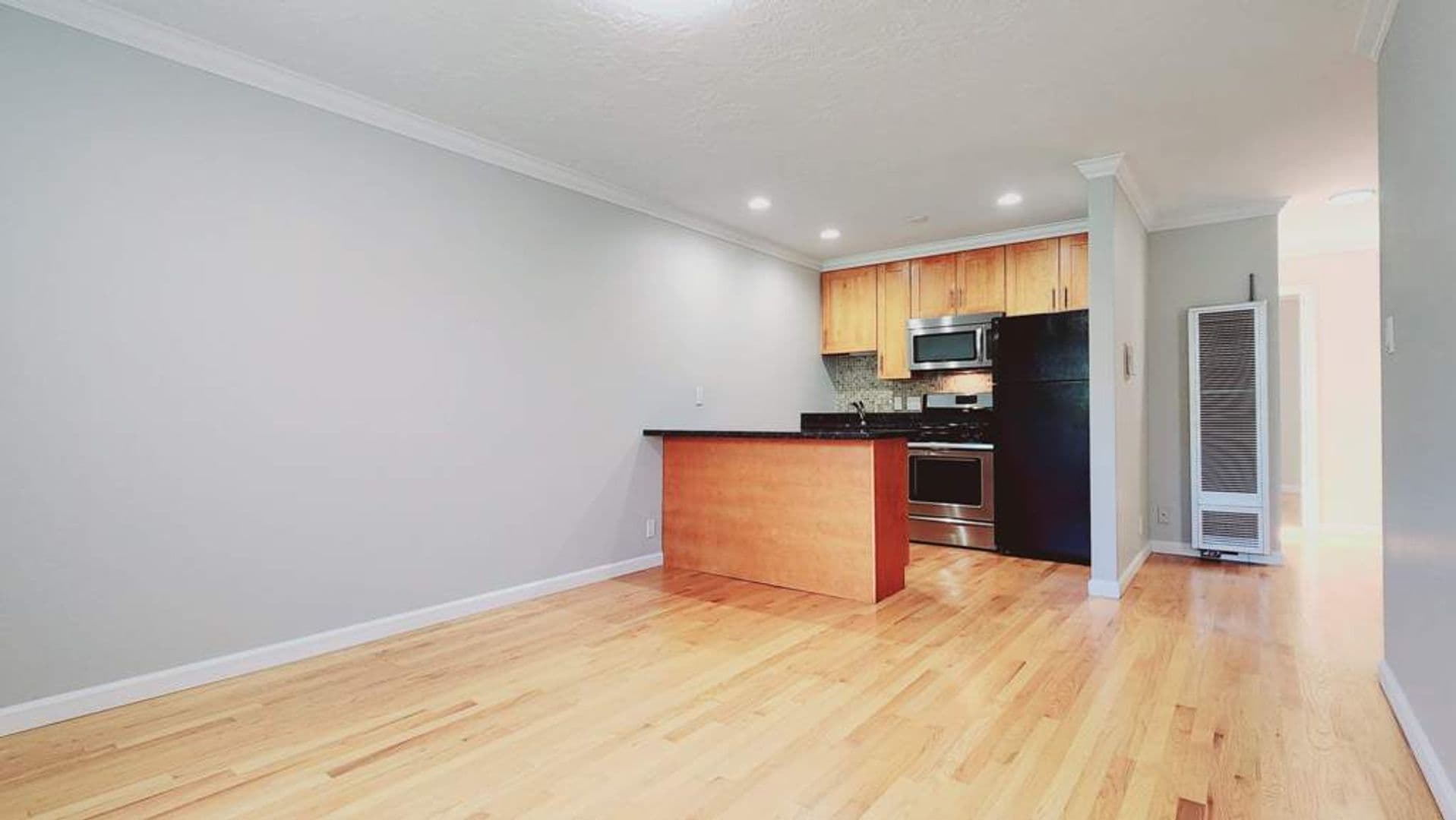 San Francisco Apartment: 1700 Waller Street