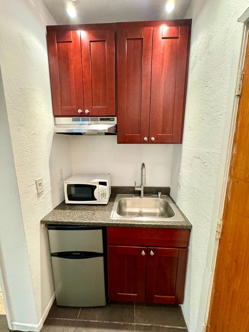 Oakland Apartment: 1479 Fruitvale Avenue / 3125 15th Street