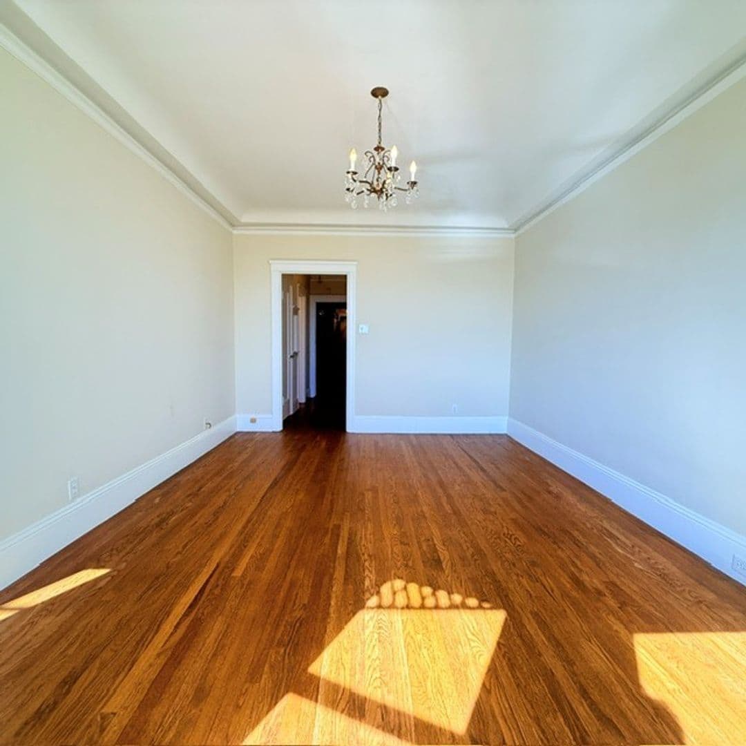 San Francisco Apartment: 1245 California Street