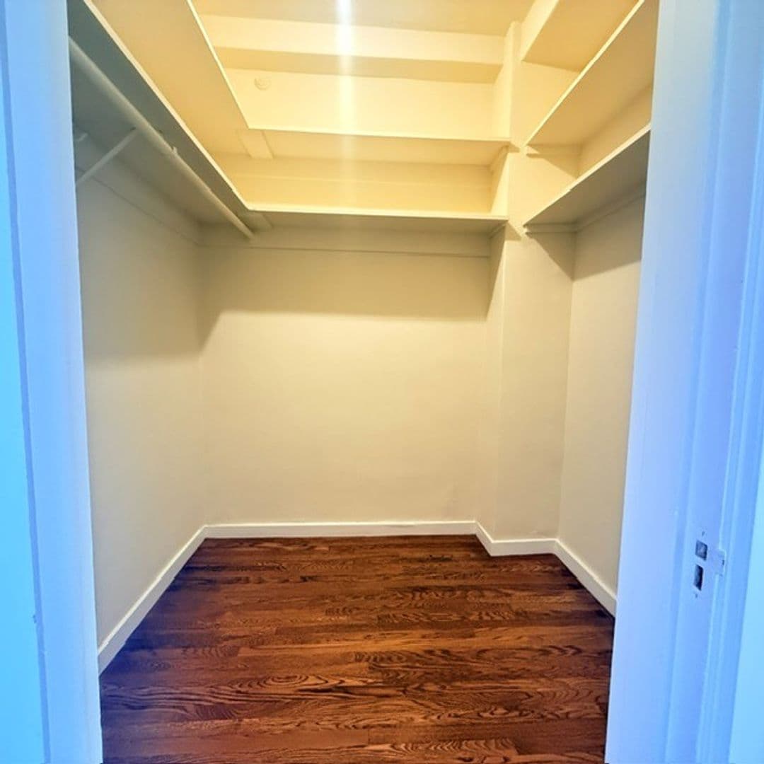 San Francisco Apartment: 1245 California Street