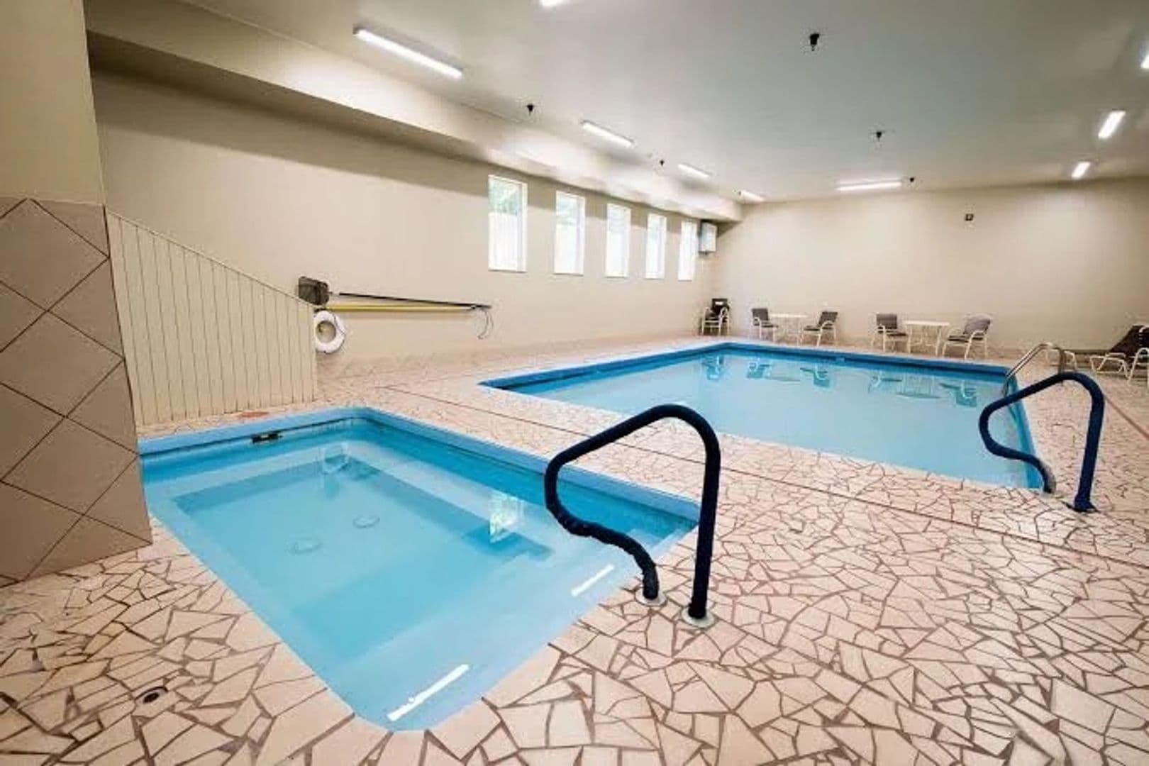 Topeka Apartment: 700 SW Fairlawn Rd. - Best Western RM 217