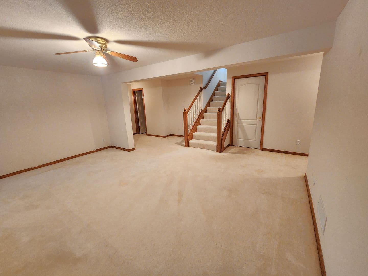 Topeka House: 3612 SW Ashworth Ct.