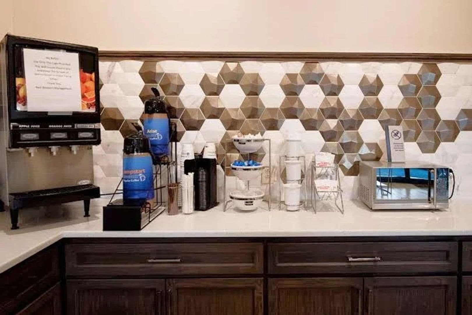 Topeka Apartment: 700 SW Fairlawn Rd. - Best Western RM 217