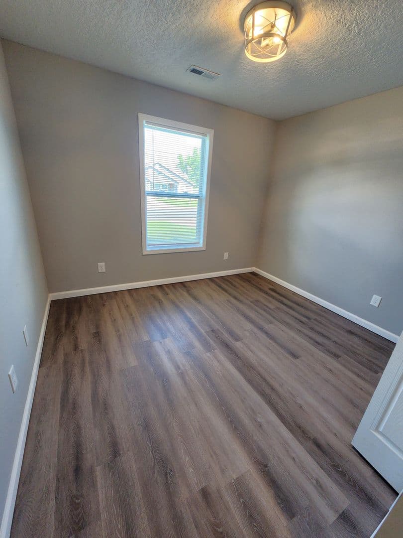 Topeka House: 7110 SW Greenview Dr.
