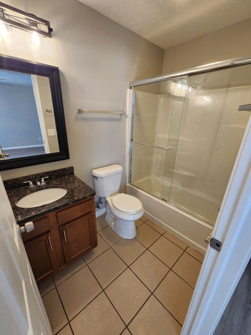 Topeka House: 7110 SW Greenview Dr.
