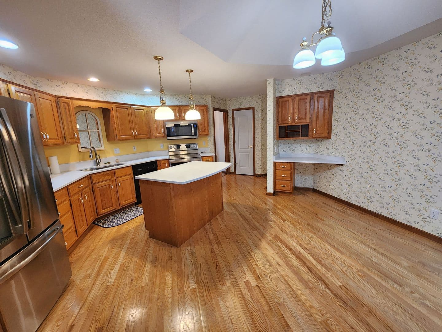 Topeka House: 3612 SW Ashworth Ct.