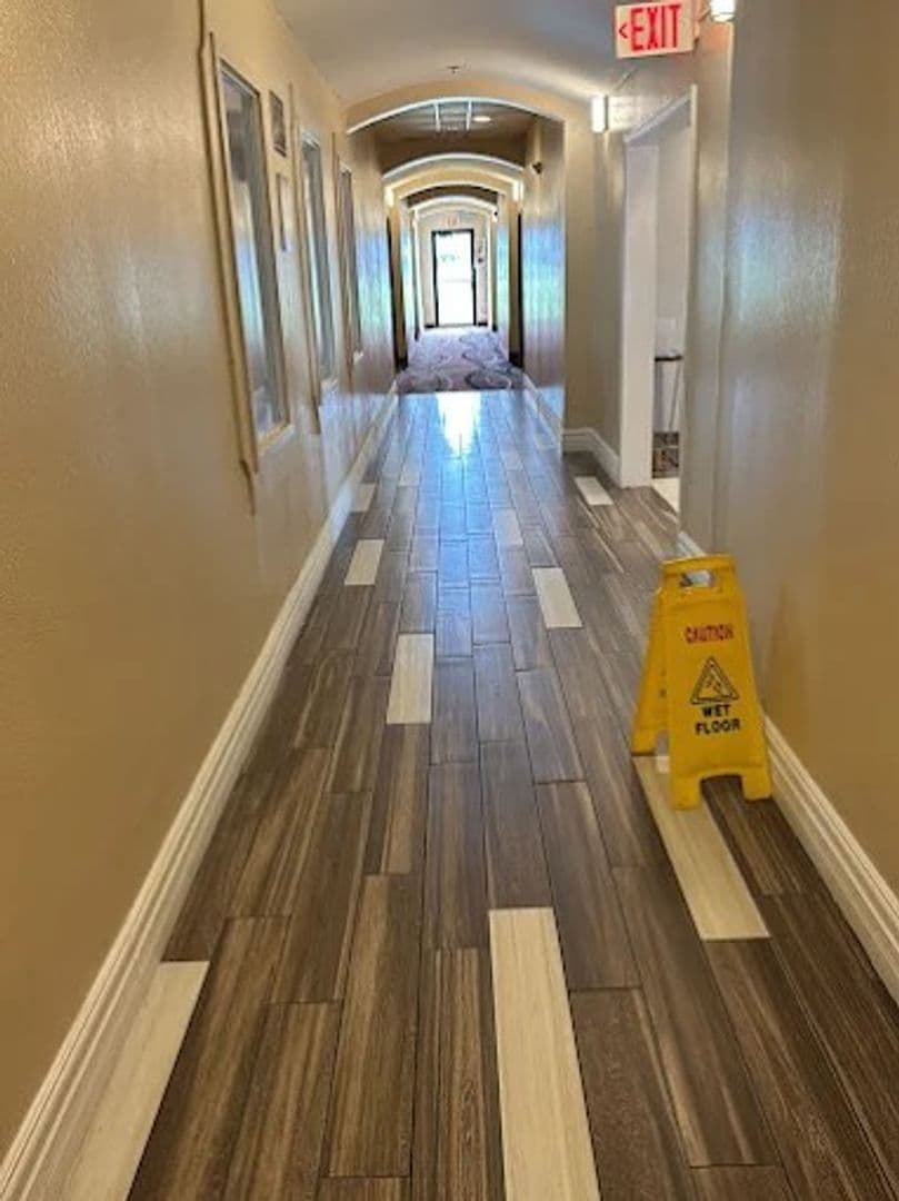 Topeka Apartment: 700 SW Fairlawn Rd. - Best Western RM 217