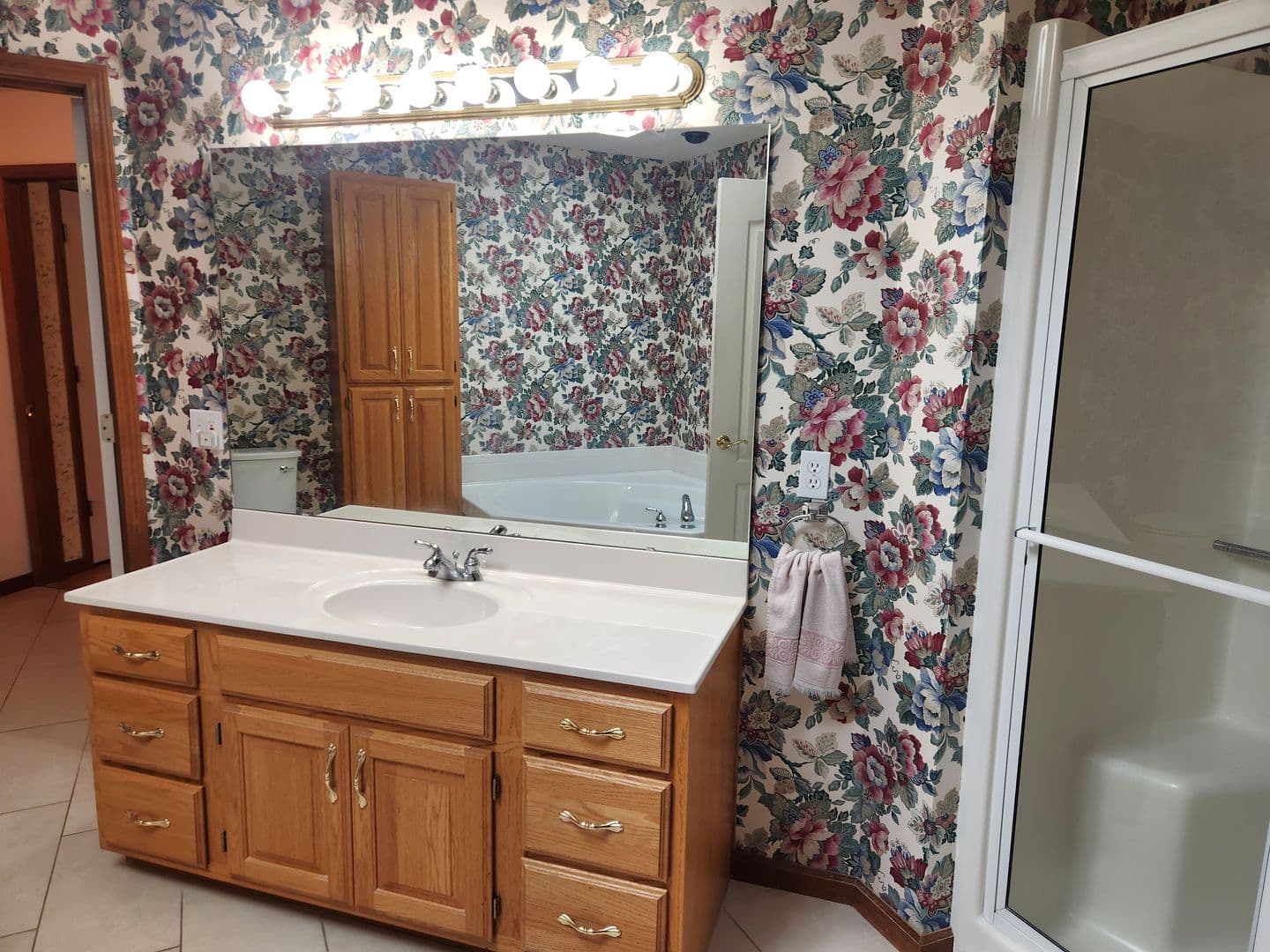 Topeka House: 3612 SW Ashworth Ct.