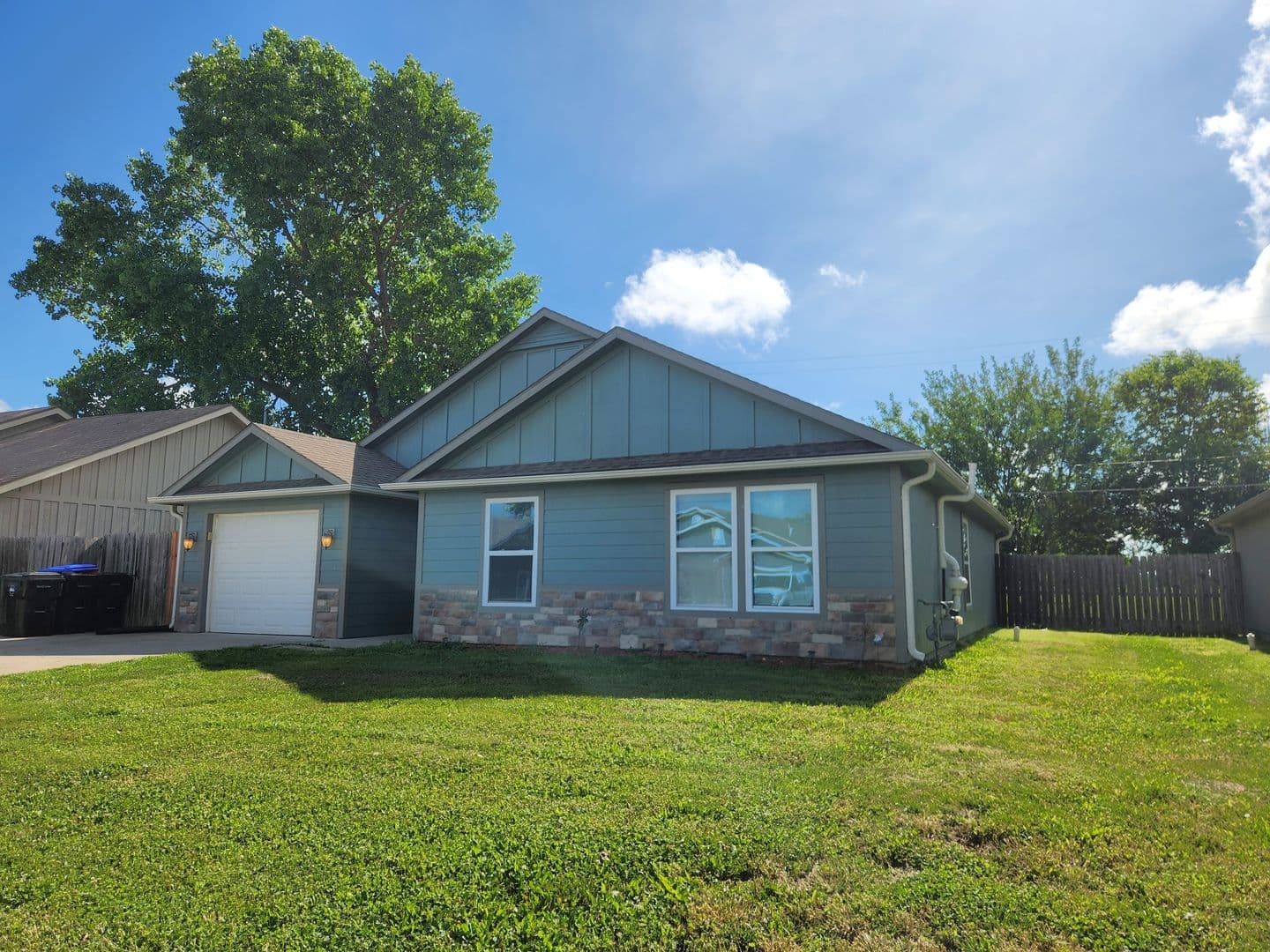 Topeka House: 7110 SW Greenview Dr.