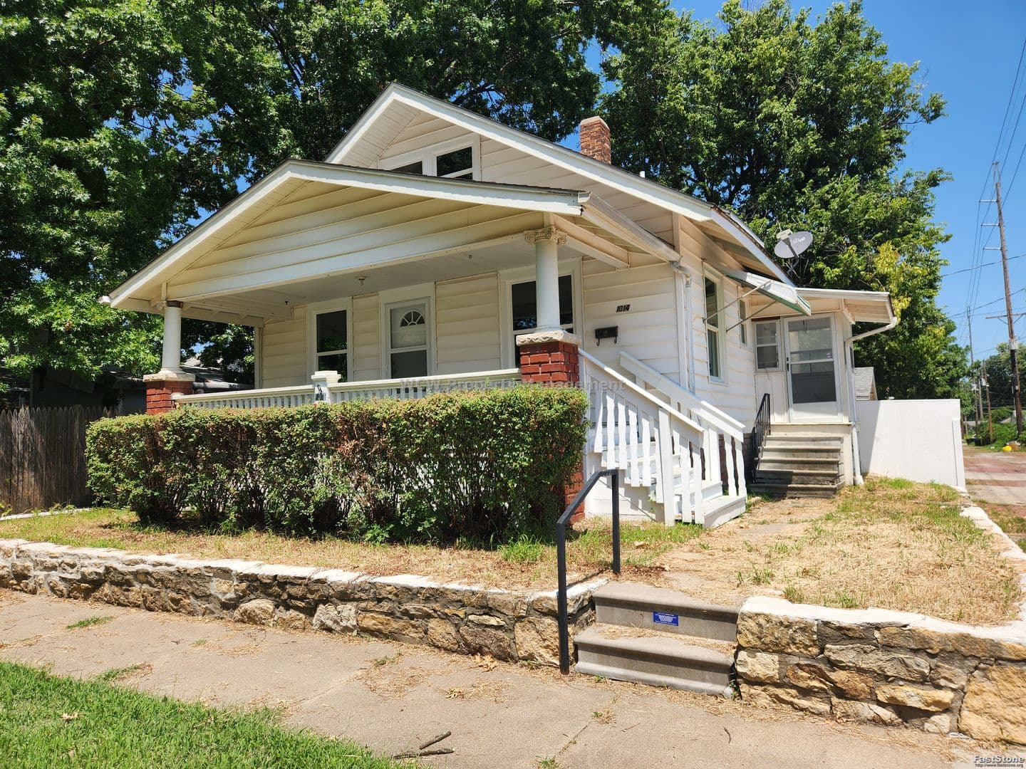 Topeka House: 1014 SW 9th St.