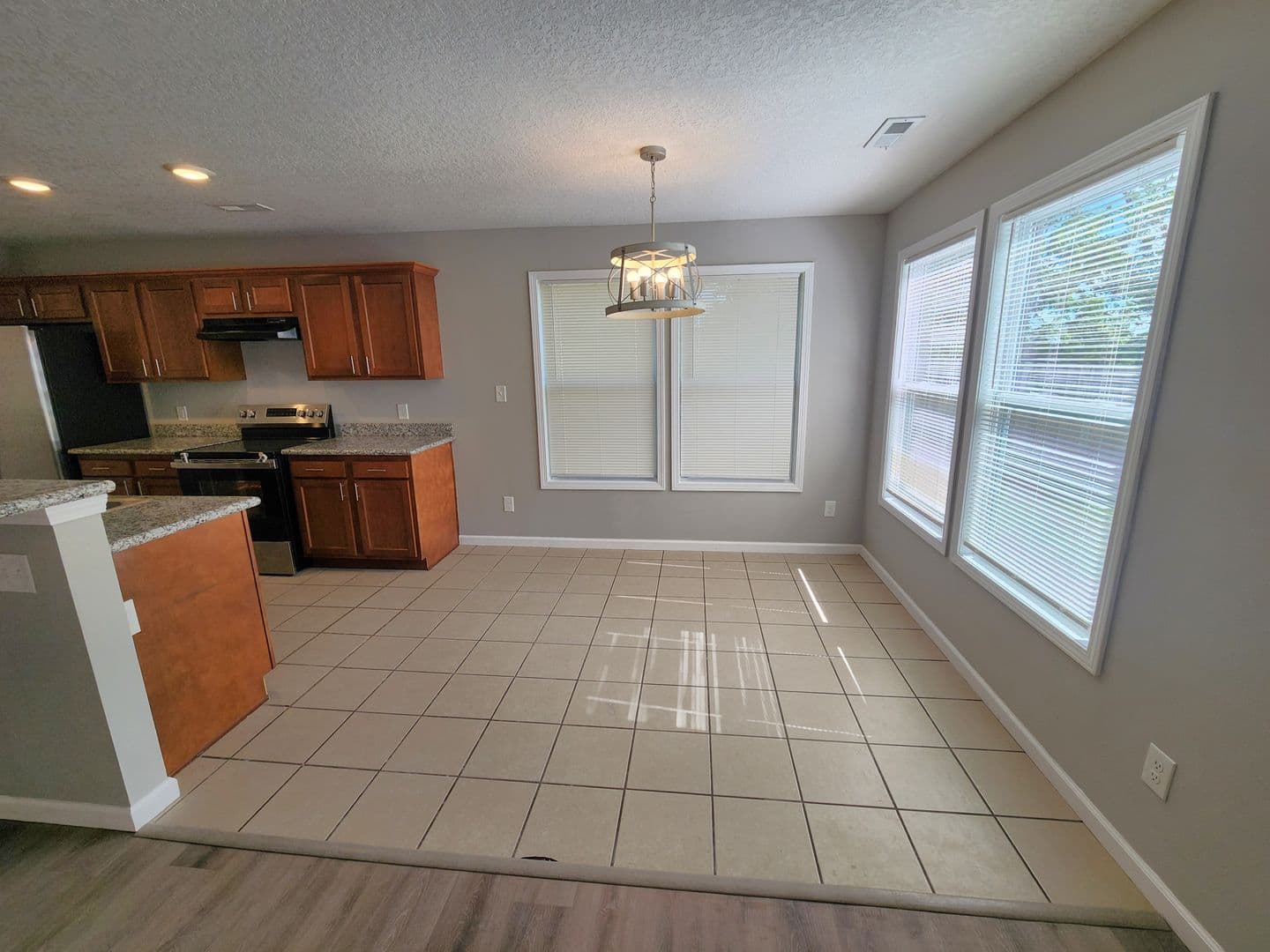 Topeka House: 7110 SW Greenview Dr.