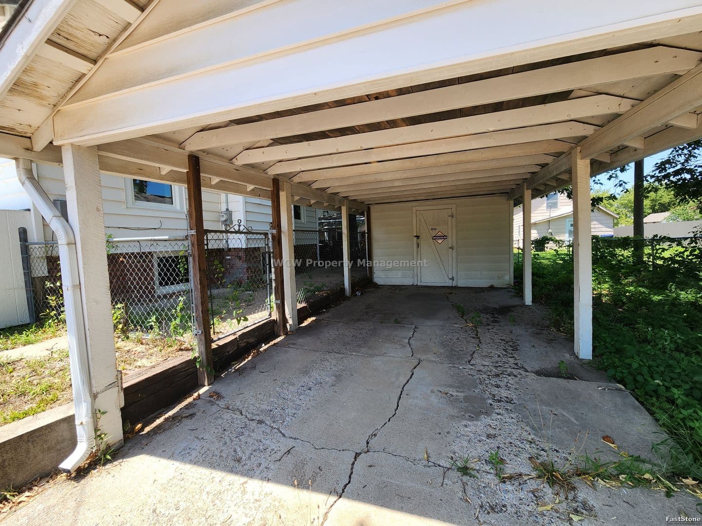Topeka House: 1014 SW 9th St.