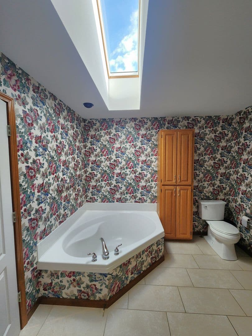 Topeka House: 3612 SW Ashworth Ct.