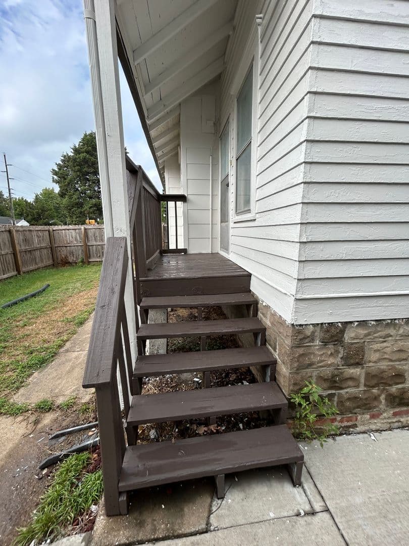 Topeka House: 2080 SW Washburn Ave.